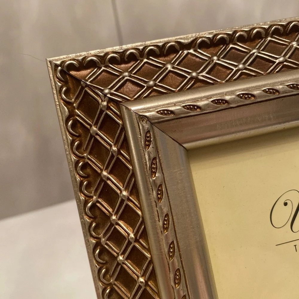 Ultima • Champagne Gold Table Top Picture Frame with Latticework Design